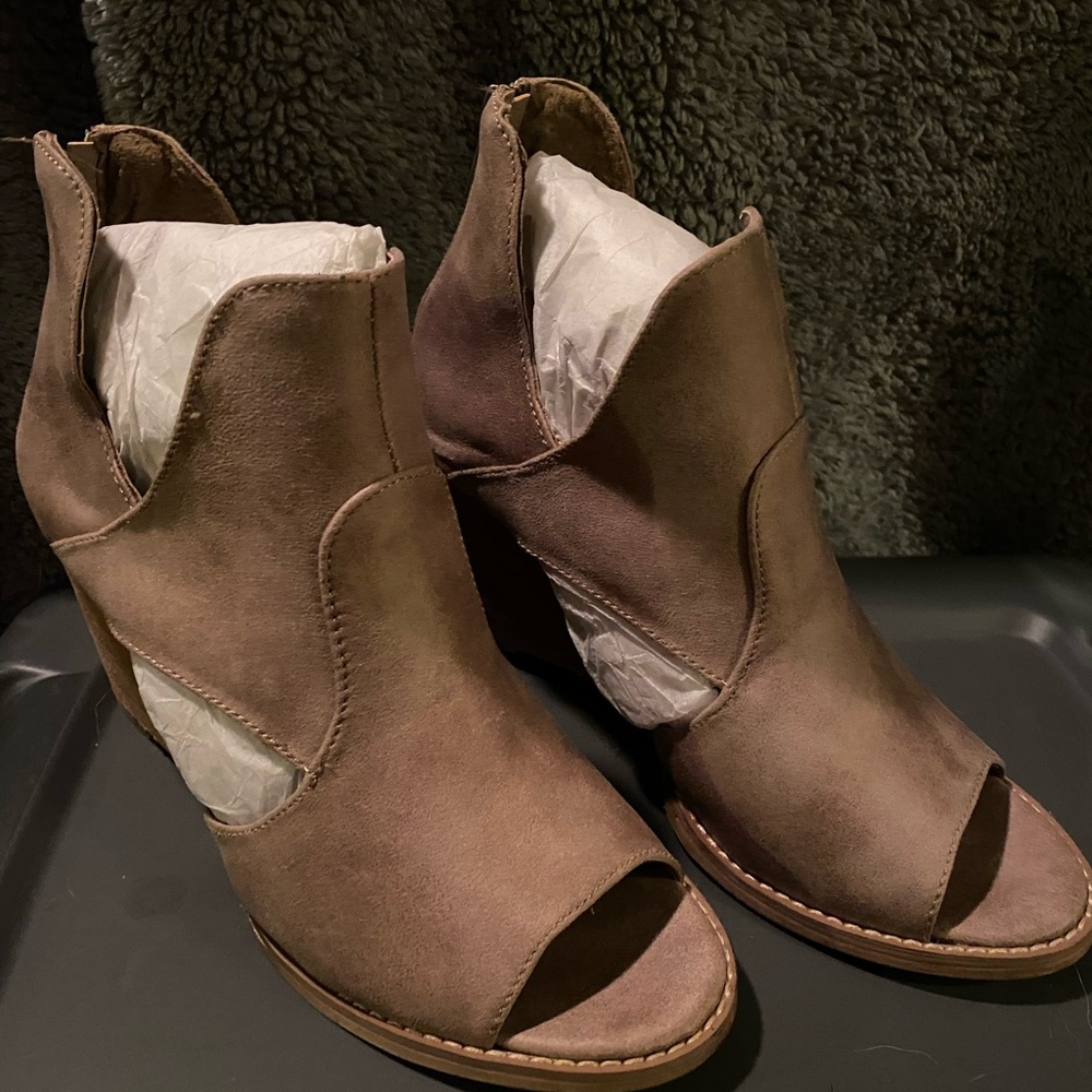 Brand new wedge booties